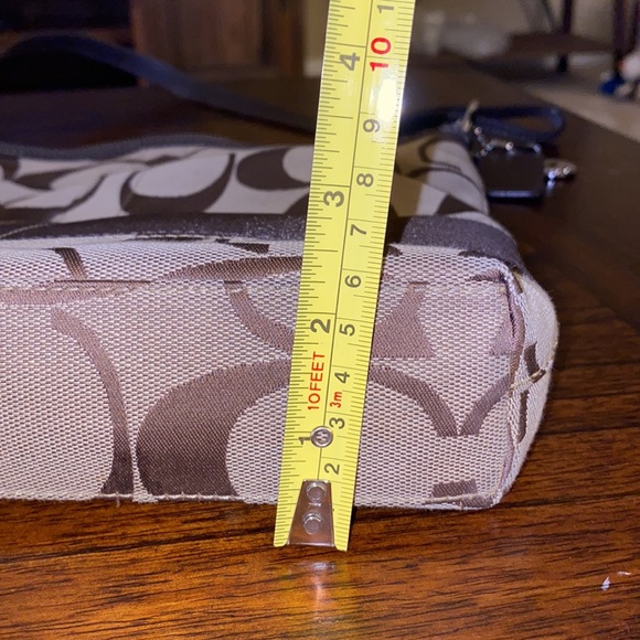 Coach Signature C Shoulder Purse Brown - Picture 10 of 10